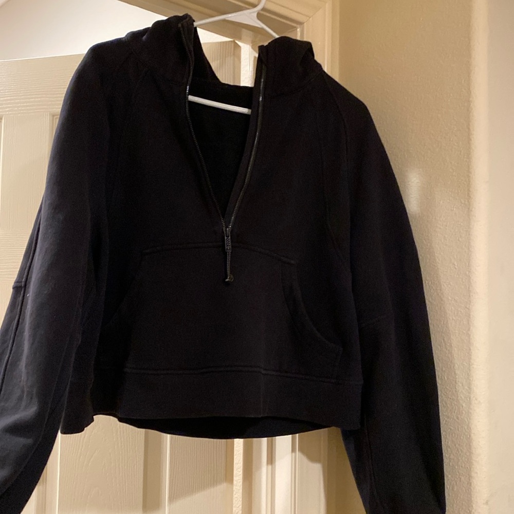Lululemon 1/4 zip croppedd scuba m/l in black